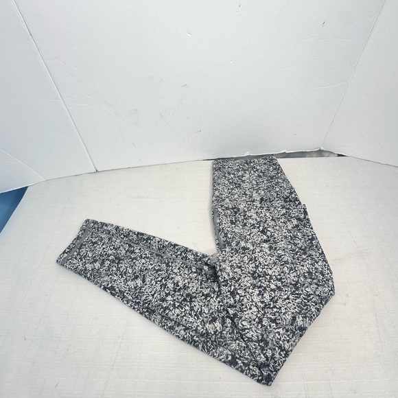 Athleta Salutation Stash Pocket 7/8 tights Size XS - Picture 2 of 8